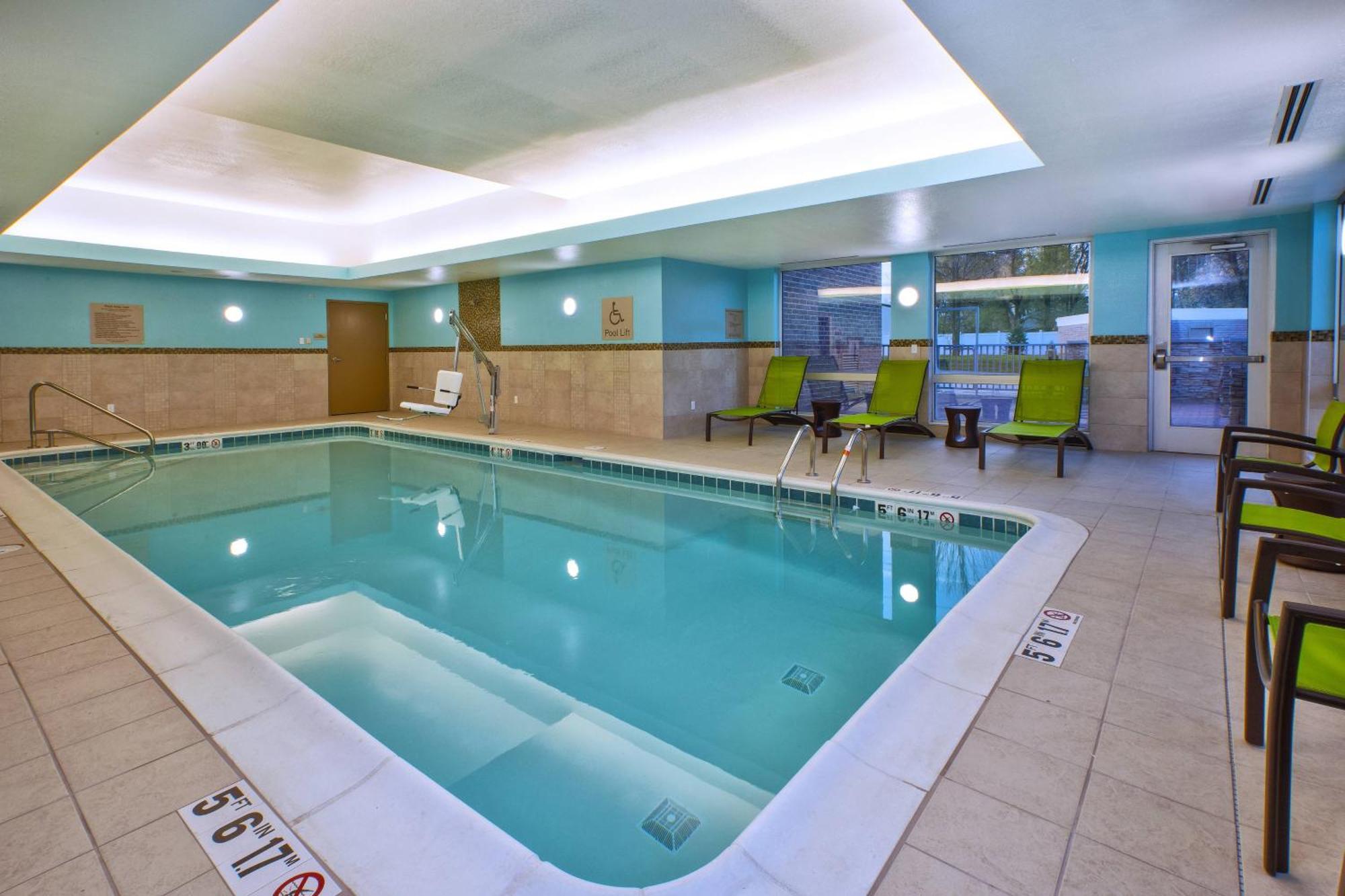 Springhill Suites By Marriott St. Joseph Бентън Харбър Екстериор снимка