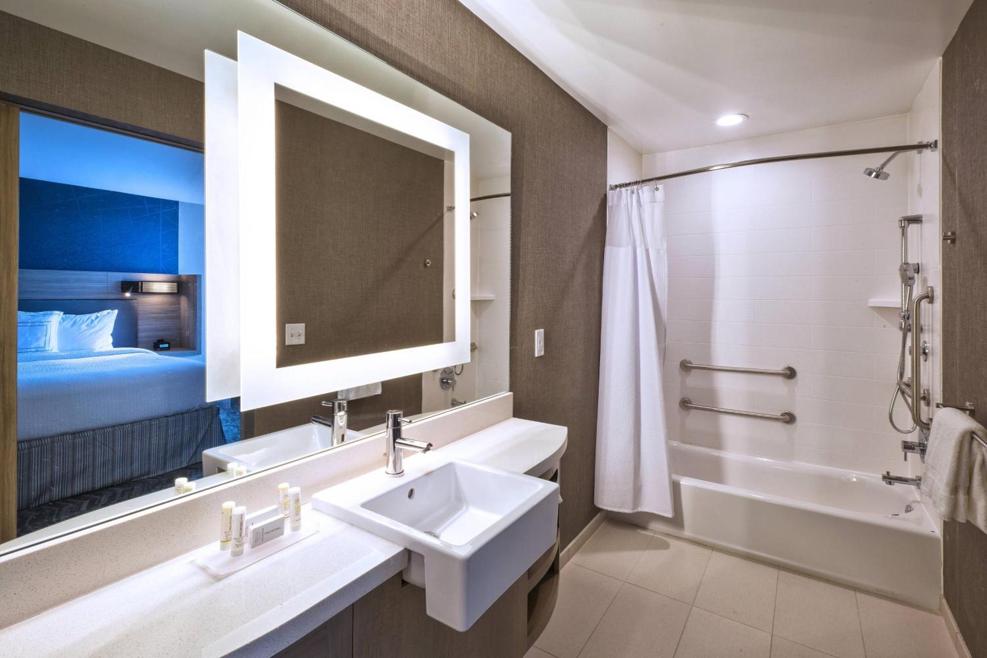 Springhill Suites By Marriott St. Joseph Бентън Харбър Екстериор снимка