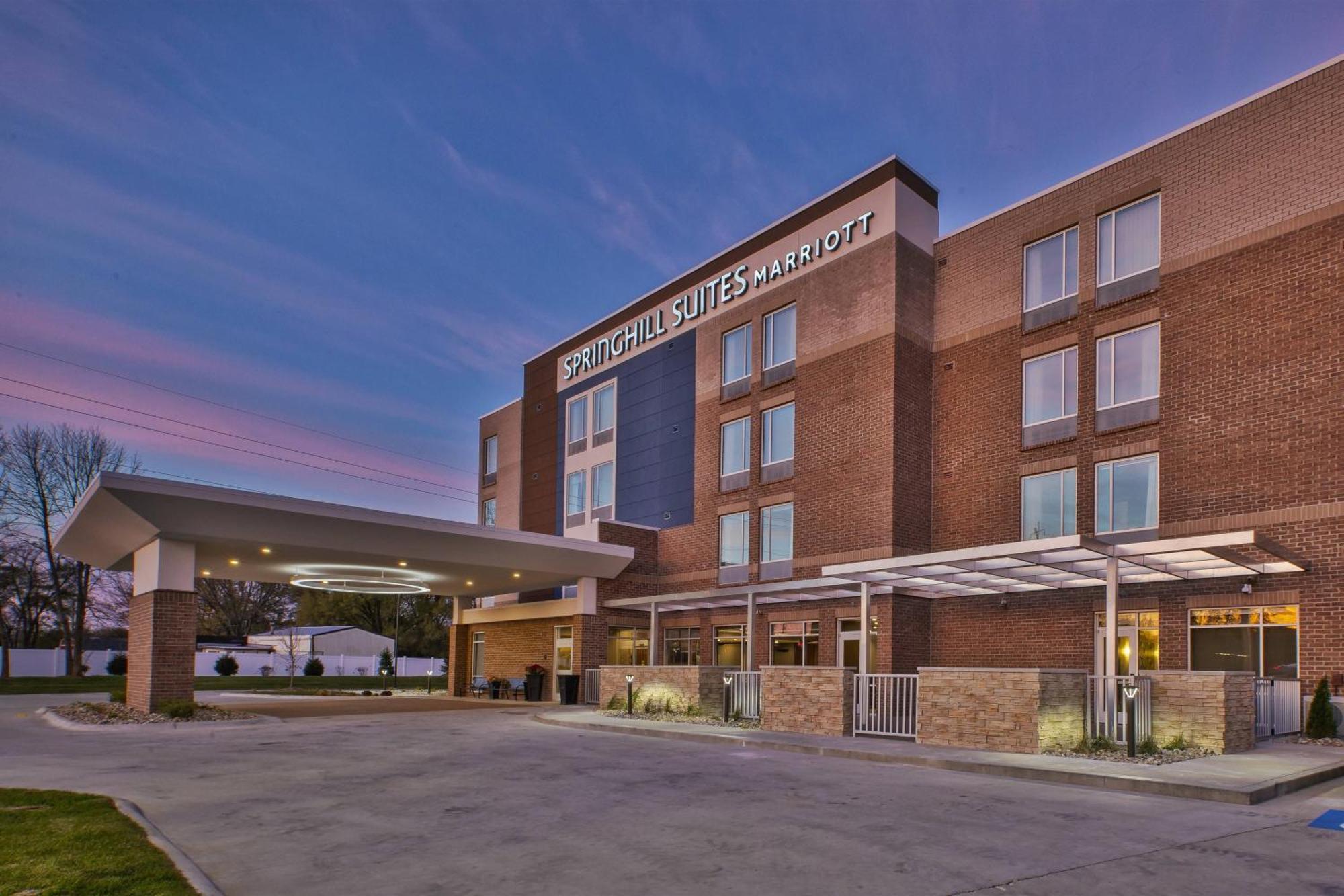 Springhill Suites By Marriott St. Joseph Бентън Харбър Екстериор снимка